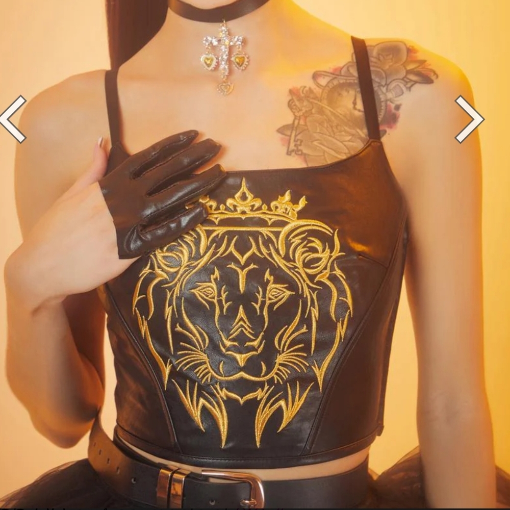 Horoscopez Lion Queen Lace Up Corset - Picture 3 of 4